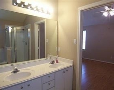18919 Candlelight Crescent Road - Photo Thumbnail 11
