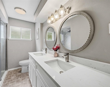 203 Wedgewood Court - Photo Thumbnail 32
