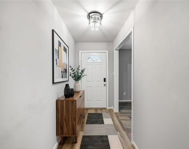 203 Wedgewood Court - Photo Thumbnail 5