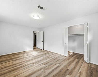 203 Wedgewood Court - Photo Thumbnail 25