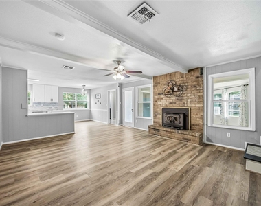 203 Wedgewood Court - Photo Thumbnail 6