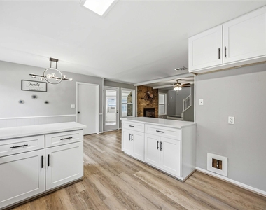 203 Wedgewood Court - Photo Thumbnail 17