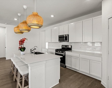 2816 Golden Isle Drive - Photo Thumbnail 11