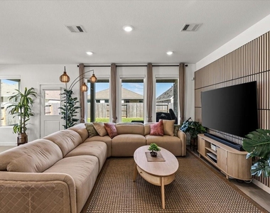 2816 Golden Isle Drive - Photo Thumbnail 7