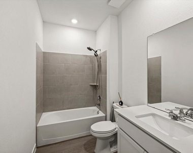 2816 Golden Isle Drive - Photo Thumbnail 25