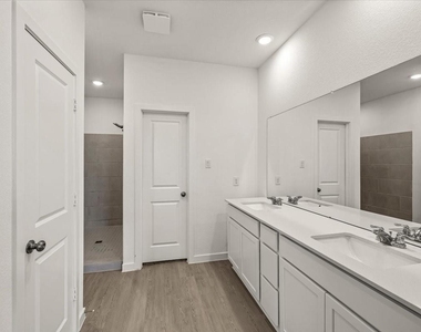 2816 Golden Isle Drive - Photo Thumbnail 21