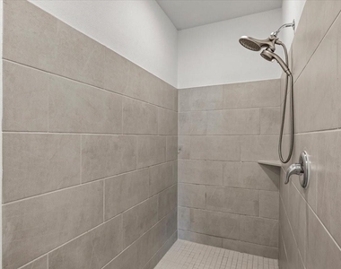 2816 Golden Isle Drive - Photo Thumbnail 22