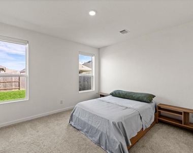 2816 Golden Isle Drive - Photo Thumbnail 18