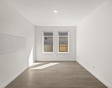 2816 Golden Isle Drive - Photo Thumbnail 17