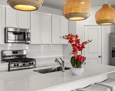 2816 Golden Isle Drive - Photo Thumbnail 14