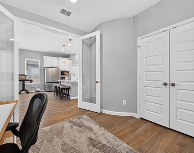5039 Henry Merrit Street - Photo Thumbnail 3