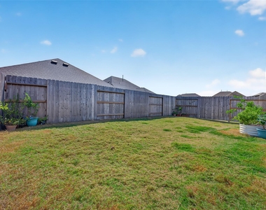 5039 Henry Merrit Street - Photo Thumbnail 39