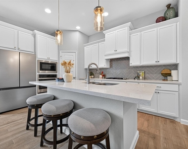 5039 Henry Merrit Street - Photo Thumbnail 10