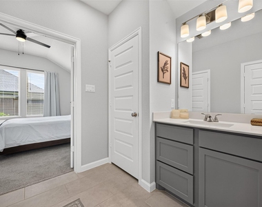 5039 Henry Merrit Street - Photo Thumbnail 34