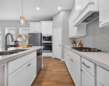 5039 Henry Merrit Street - Photo Thumbnail 15