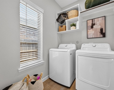5039 Henry Merrit Street - Photo Thumbnail 19