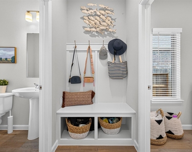 5039 Henry Merrit Street - Photo Thumbnail 16