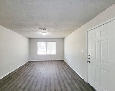 5239 Falvey Street - Photo Thumbnail 2