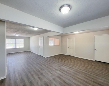 5239 Falvey Street - Photo Thumbnail 6