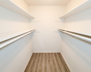 5239 Falvey Street - Photo Thumbnail 8