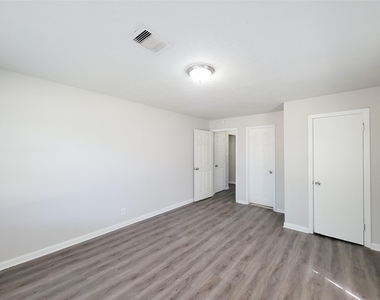 5239 Falvey Street - Photo Thumbnail 14