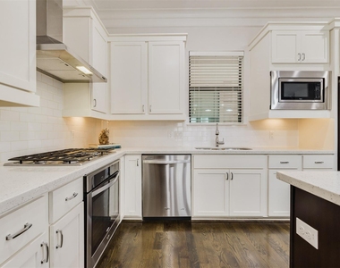 1506 Johnson Street - Photo Thumbnail 3