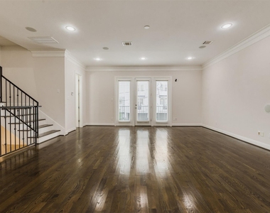 1506 Johnson Street - Photo Thumbnail 7