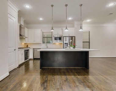 1506 Johnson Street - Photo Thumbnail 4