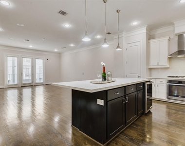 1506 Johnson Street - Photo Thumbnail 6