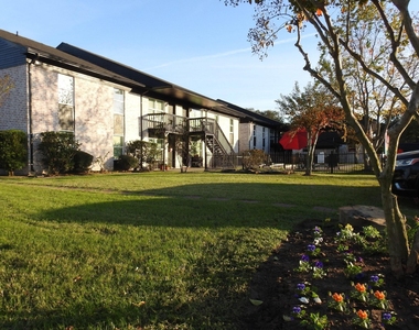 327 W Hufsmith Road - Photo Thumbnail 12