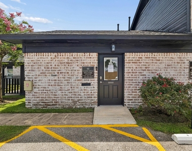 327 W Hufsmith Road - Photo Thumbnail 8
