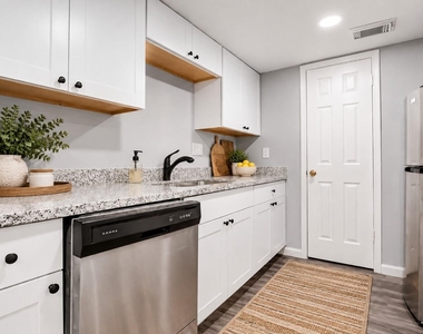 327 W Hufsmith Road - Photo Thumbnail 2