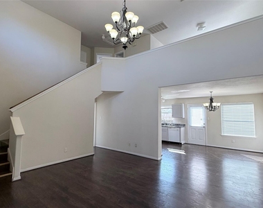 6003 Deep South Drive - Photo Thumbnail 7