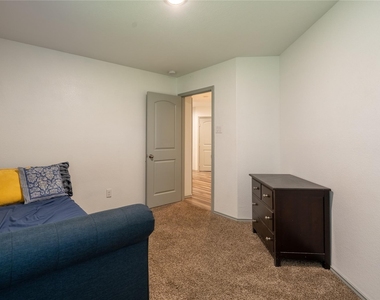 2710 Gold Flake Terrace Road - Photo Thumbnail 8
