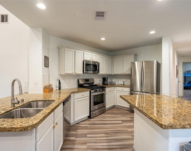 2710 Gold Flake Terrace Road - Photo Thumbnail 15