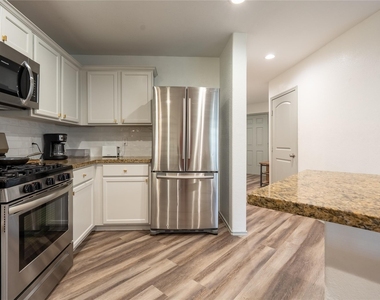 2710 Gold Flake Terrace Road - Photo Thumbnail 18