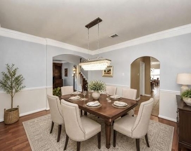 12815 Dadebrook Court - Photo Thumbnail 3