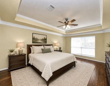 12815 Dadebrook Court - Photo Thumbnail 8