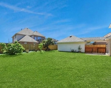 12815 Dadebrook Court - Photo Thumbnail 14