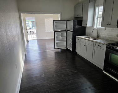 7902 Hudson Street - Photo Thumbnail 10