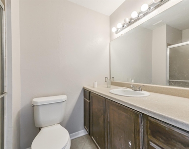 16602 Quail Dale Drive - Photo Thumbnail 2