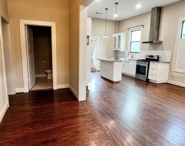 1815 Chapman Street - Photo Thumbnail 9