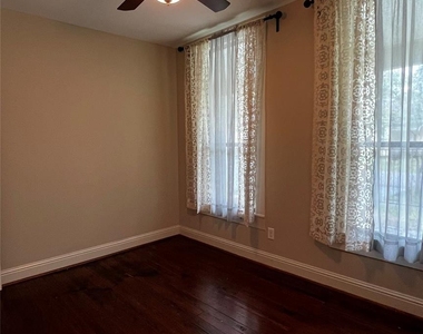 1815 Chapman Street - Photo Thumbnail 11