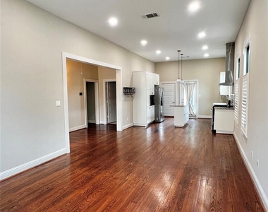 1815 Chapman Street - Photo Thumbnail 7