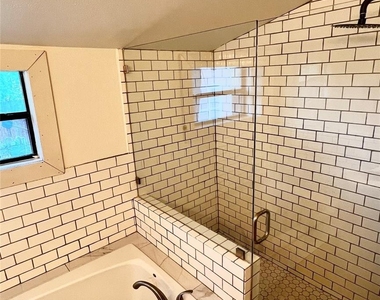 1815 Chapman Street - Photo Thumbnail 14