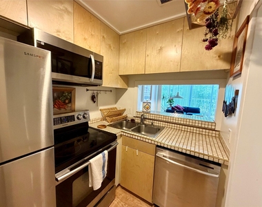 3600 Montrose Boulevard - Photo Thumbnail 8