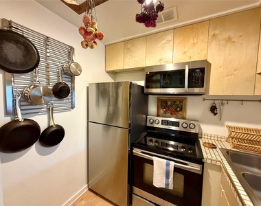 3600 Montrose Boulevard - Photo Thumbnail 11