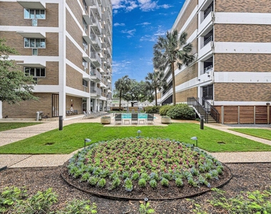 3600 Montrose Boulevard - Photo Thumbnail 1