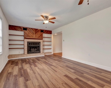 1343 Gardenia Drive - Photo Thumbnail 6