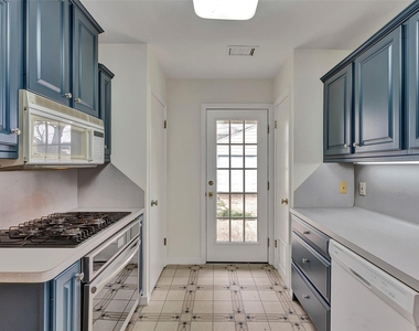 1343 Gardenia Drive - Photo Thumbnail 15